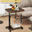 Table de bout en C réglable en hauteur, plateau pivotant à 360 ° pour petits espaces, tables d'appoint en forme de C avec roulettes, noyer
