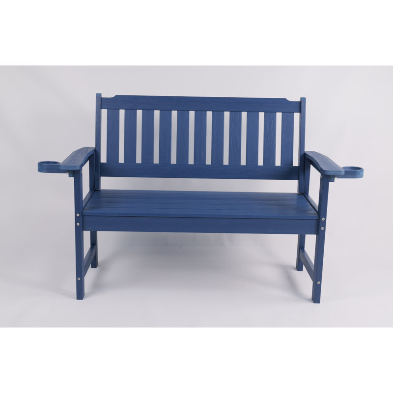 Banc bleu foncé minimaliste écologique et recyclable, adapté à une utilisation intérieure et extérieure. Il suffit de l'essuyer quand il devient sale