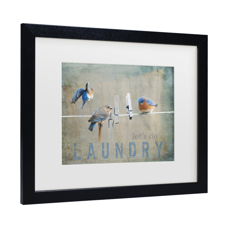 «Laundry Day Bluebirds» par Jai Johnson, H 18 po x l 22 po x P 0,75 po, Noir