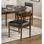 Ensemble de 2 chaises d'appoint rembourrées en cuir noir et meubles en bois au fini cerisier contemporain