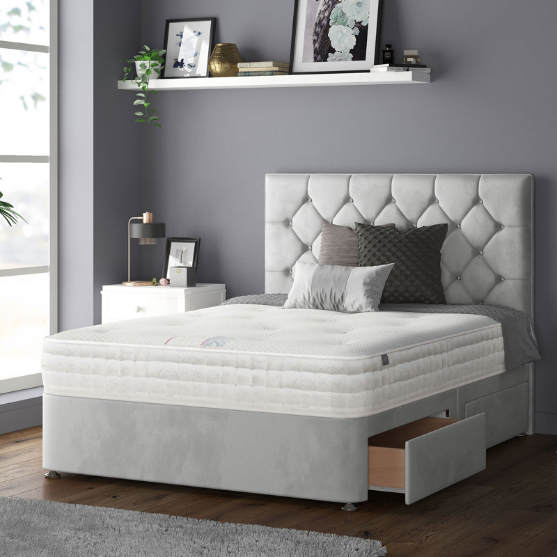 Farallones Upholstered Headboard, Kingsize (5'), Silver