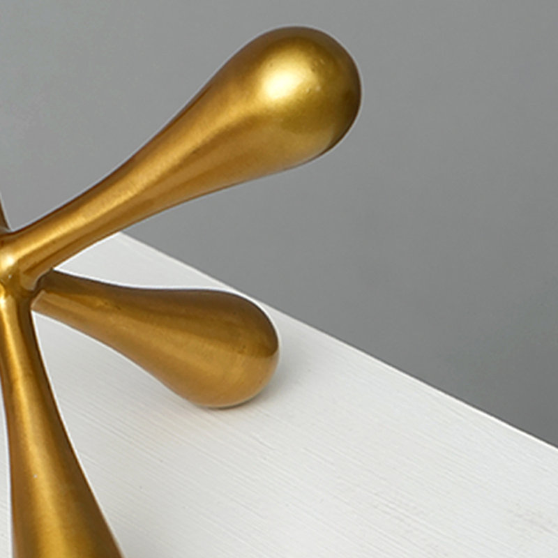 Orbe Jack | Décoration de table sculpturale en forme de globe en aluminium | 8 po, Doré