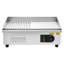 Plaque de cuisson électrique commerciale 1750 W, 53,5 x 30 cm, température réglable de 50 à 300 °C, en acier inoxydable, surface semi-rainurée pour la cuisson des steaks, avec trou d'égouttement, patins antidérapants et outils de nettoyage inclus.
