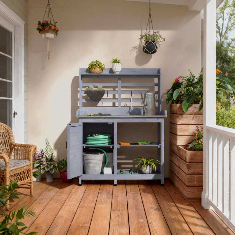 Easy To Clean Wooden Potting Bench