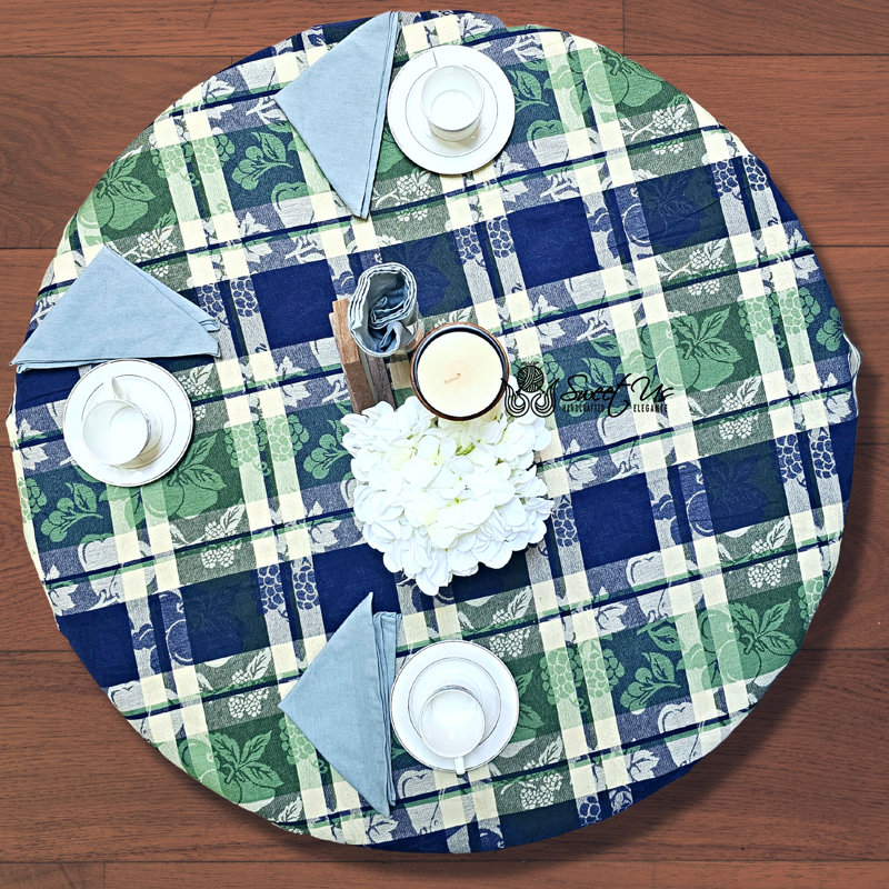 Jacquard Grapevine 72-in Round Tablecloth, Round, 72" x 72"