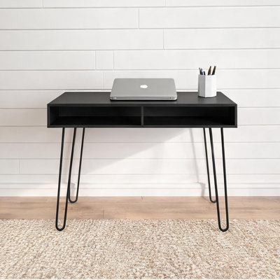 Bureau avec structure en métal, style contemporain, espace de travail de 40 pouces et rangement avec 2 compartiments ouverts.