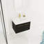 Élégant meuble-lavabo mural avec lavabo et beaucoup de rangement, un mélange parfait de fonctionnalité et de design.