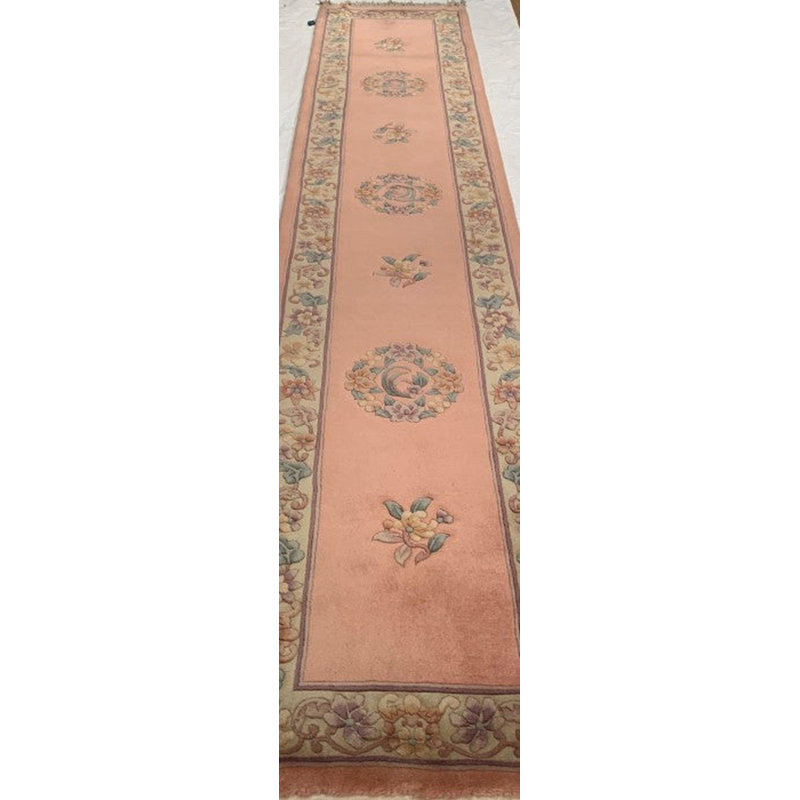 Tapis rose à motif floral fait à la main 2 pi 3 po x 11 pi 11 po Winola