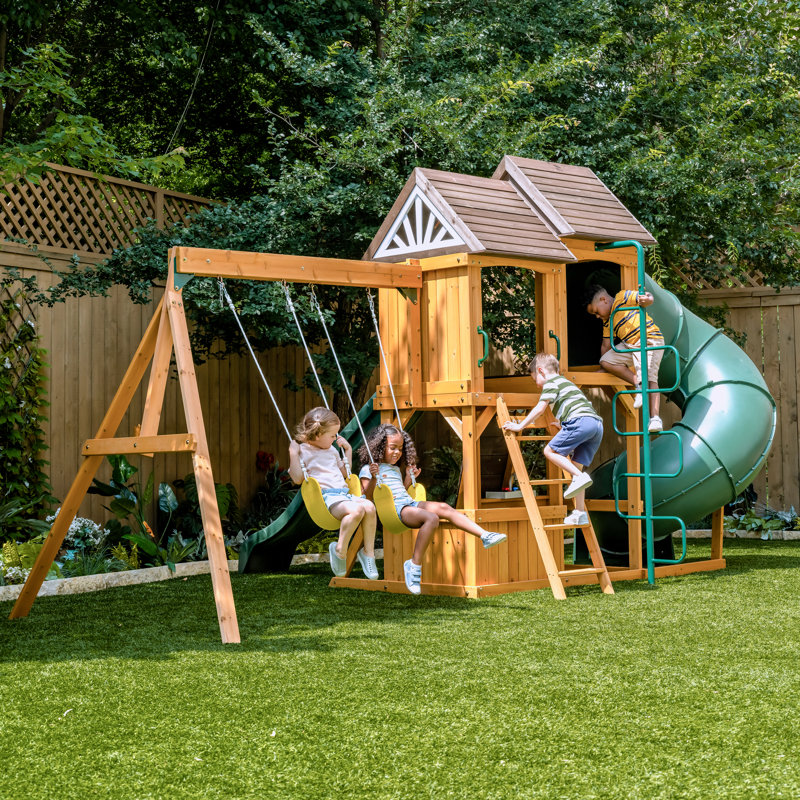 Portique Laurel Retreat