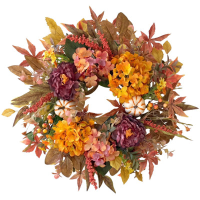 Couronne d'automne artificielle de 45 cm (17,7 pouces), couronne de récolte d'automne avec pivoines, feuilles d'érable, citrouilles blanches et orange et baies, couronne de porte d'entrée pour la décoration murale ou de fenêtre de la maison pour l'Action de grâce