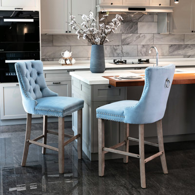 Chaises de bar boutonnées en velours avec pieds en bois, look élégant, confortable, de 2 chaises à dossier haut bleu, velours réglable