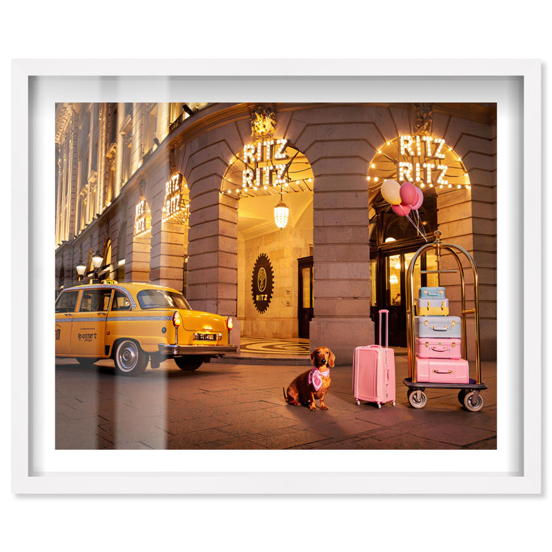 Impression de boîte décorative «Ritz's Petite Porter» par Notoriart, H 17 po x l 21 po, Blanc