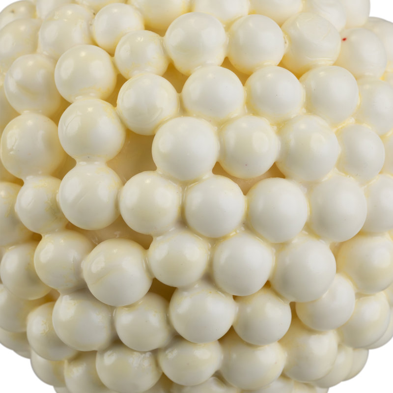 Ornement boule de Noël baies, Blanc, H 4,75 po x l 4,75 po x P 4,75 po