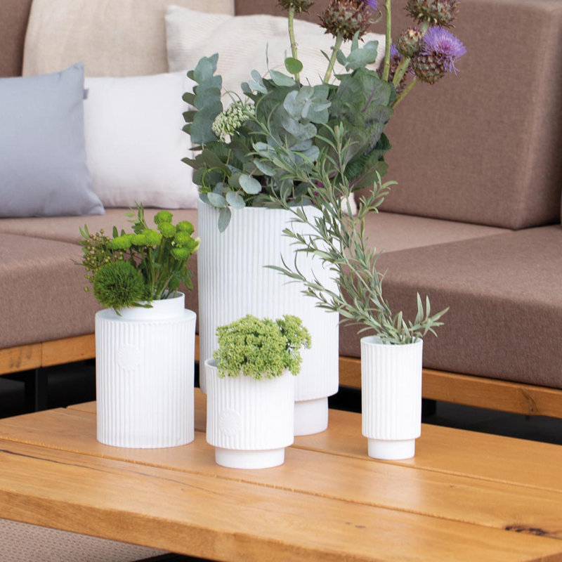 Vase Friends of the Family, H 8,7 po x l 5,9 po x P 5,9 po