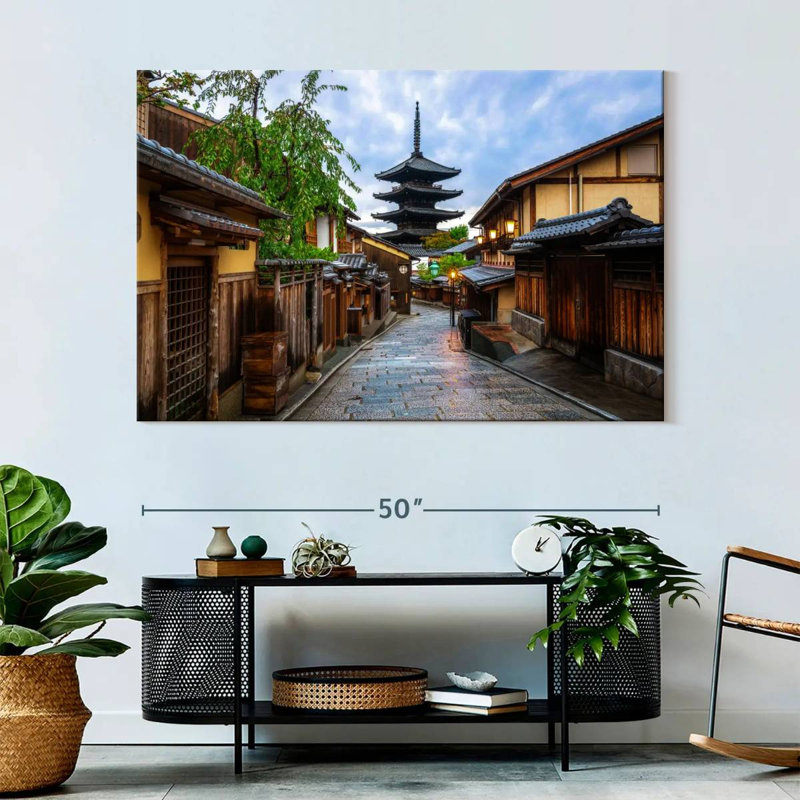 Lilie Sannenzaka Street, Kyoto, H 34 po x l 51 po