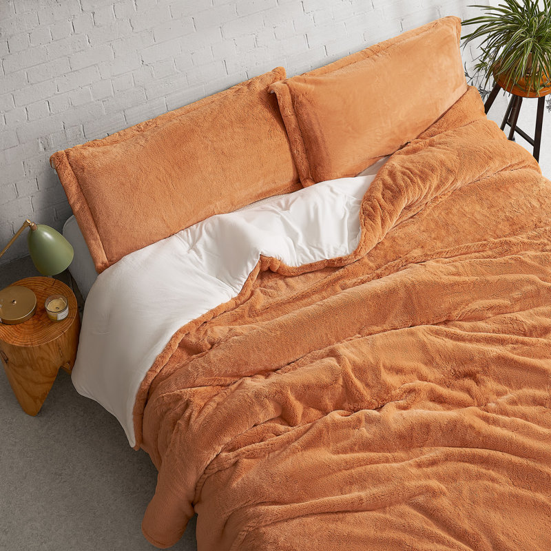 White Queen Faux Fur Oversized Comforter Set