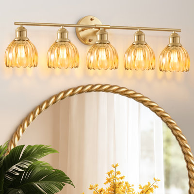 Luminaire de salle de bain, applique murale à 5 lumières pour miroir de salle de bain en or brossé avec abat-jour en verre tulipe ambré pour le salon de la chambre à coucher