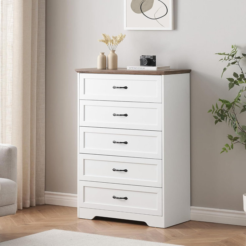 Amanada 31.5'' W 5 - Drawer Dresser, Brown/White