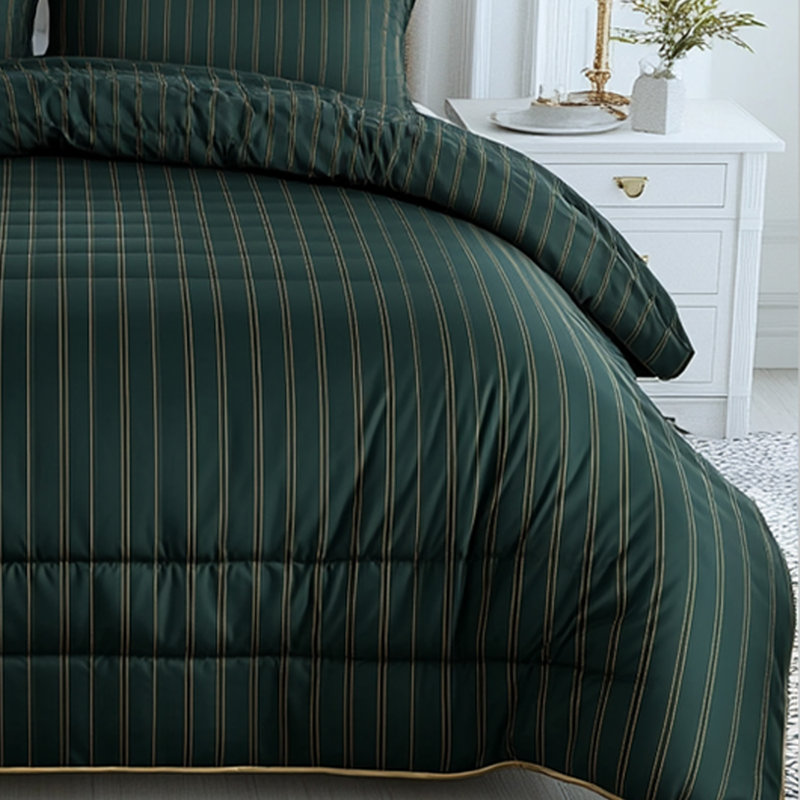 Couette de luxe à rayures dorées vert foncé