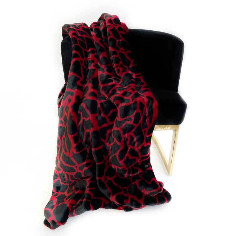 Couverture en fausse fourrure Plutus, L 96 po x L 110 po, Rouge