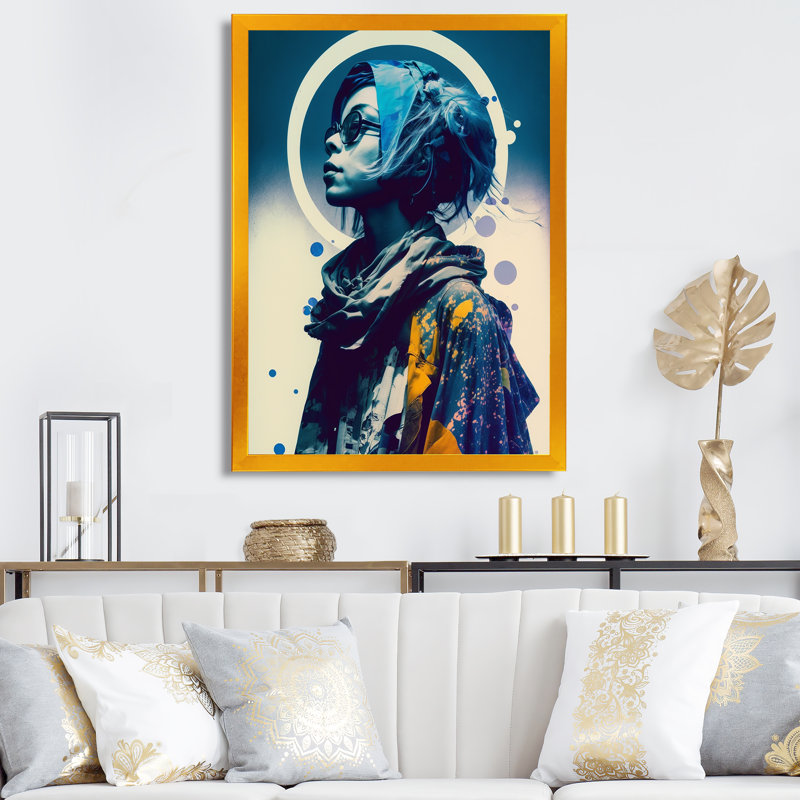 «Derrien Street Fashion Model In Vintage Blue II», reproduction sur toile, H 40 po x l 30 po x P 1,5 po, Encadrement doré