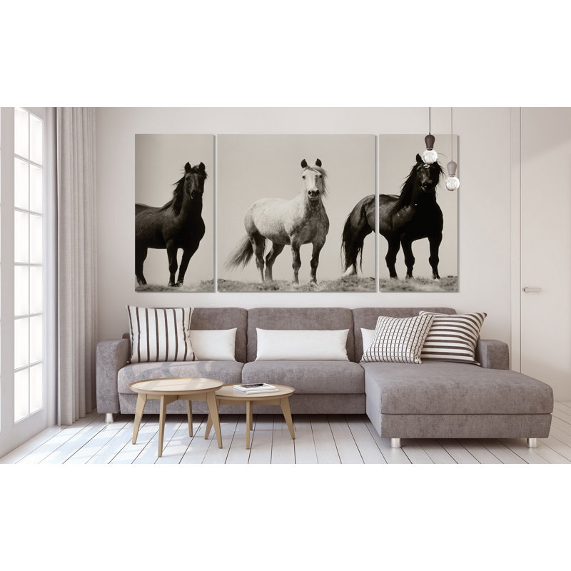 Wild Stallions - Impression sur toile tendue, H 24 po x l 48 po x P 1,5 po