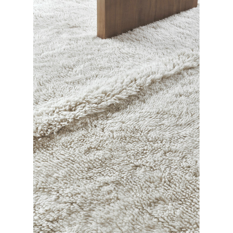 Sheep Of The World Hand Tufted Wool Area Rug in Sheep White, Rectangle 8'2" x 11'2"