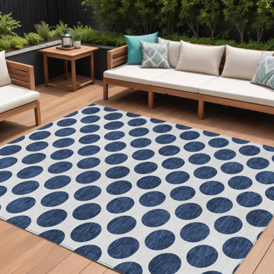 Tapis extérieur lavable à pois bleu marine 9 pi x 12 pi