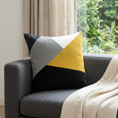 Coussin décoratif brodé à motif géométrique noir 20 po x 20 po Parkland Collection