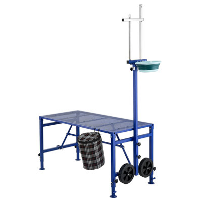 Support de traite pliable et robuste pour chèvres, avec trémie à aliments et roues, têtière réglable, panier à outils et plateforme métallique pour le toilettage et les soins des sabots du bétail.