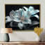 Photo moderne lys en verre blanc et bleu I - salon art mural lys-1749625658-1749625659