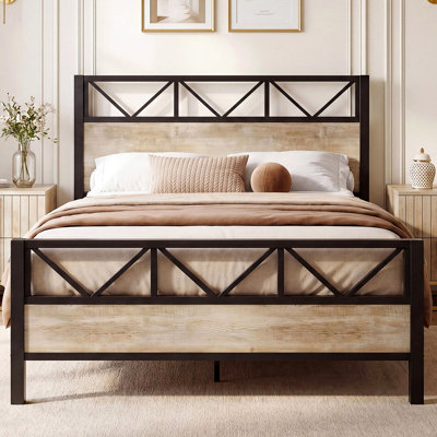 Wykeisha Platform Bed