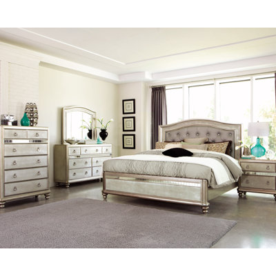 Ensemble de chambre à coucher 4 pièces Stutz en platine métallique