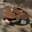 Table basse ronde en noyer clair de luxe-108967964