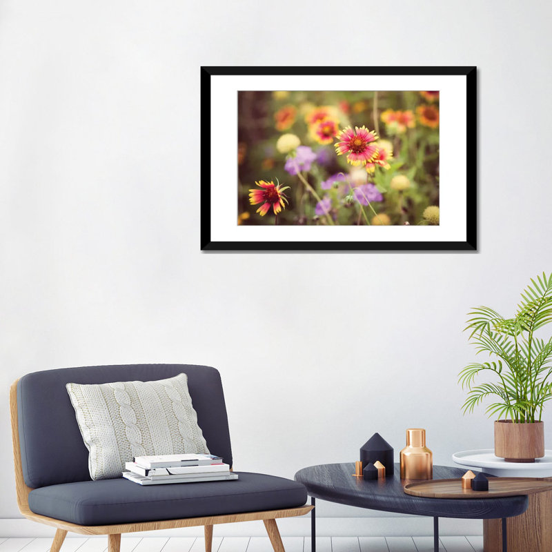 «Wild Blooms III» par Sonja Quintero, impression sur toile tendue sur châssis, H 24 po x l 32 po x P 1 po, Blanc