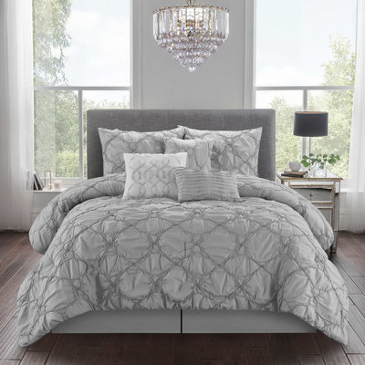 Mariscos Microfiber 7 Piece Comforter Set