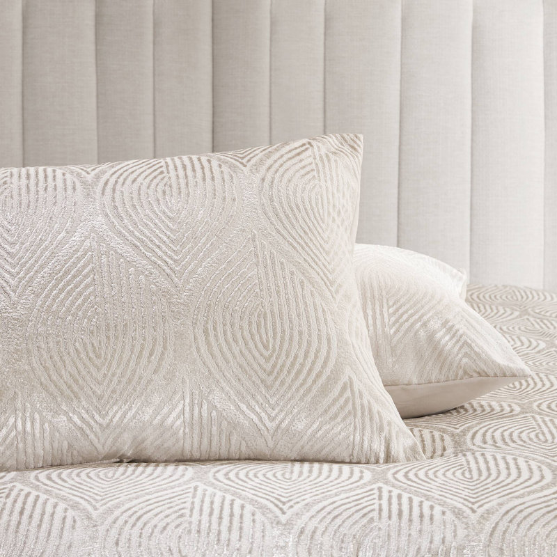 10-Piece Comforter Set With Velvet Texture And Coordinated Design For Year-Round Comfort, Champagne
