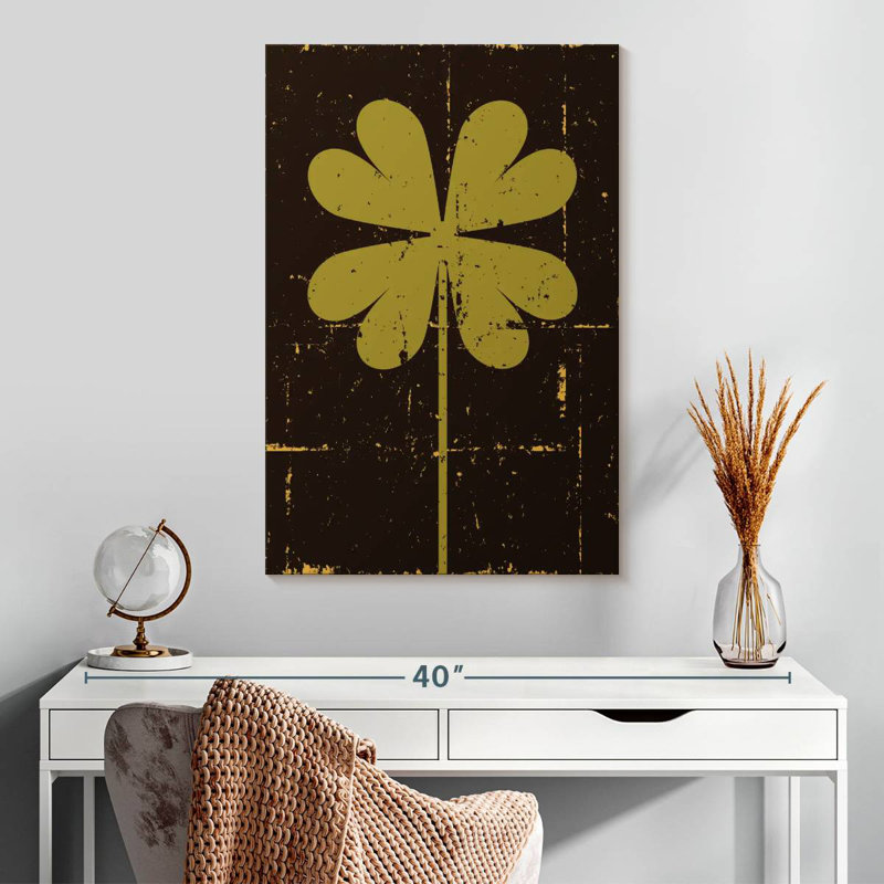 Harnek Grunge Clover, 30" H x 20" W