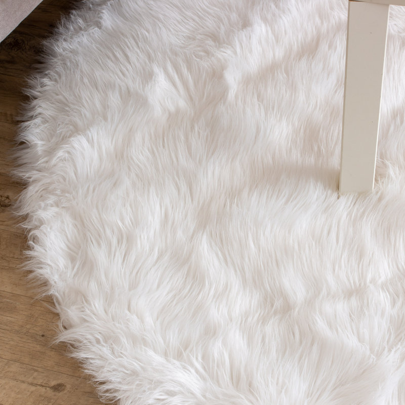 Diller White Faux Sheepskin Fur Machine Washable Shag Fluffy Area Rug, Round 5'