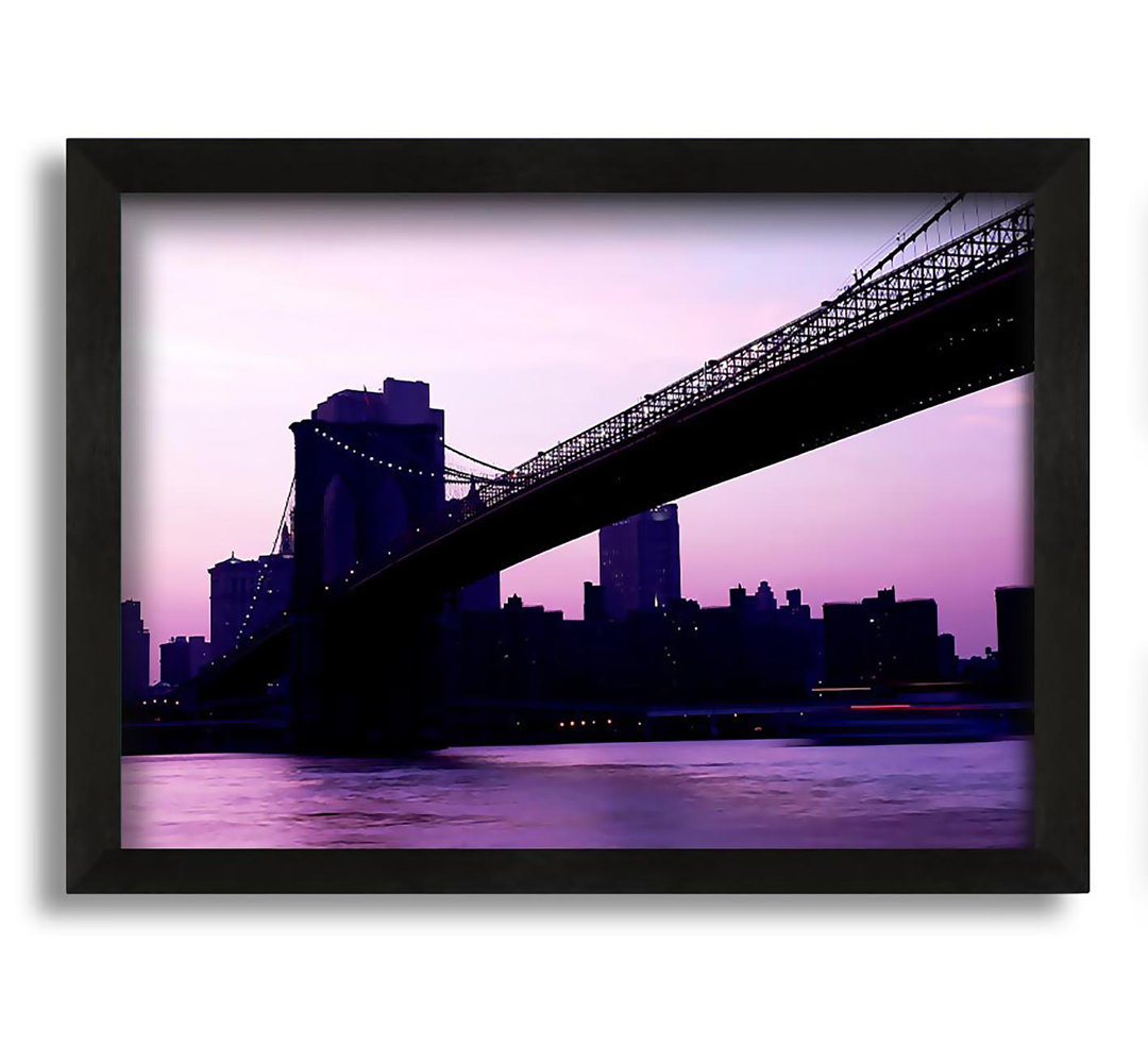 Gerahmtes Leinwandbild Brooklyn Bridge Purple Hue