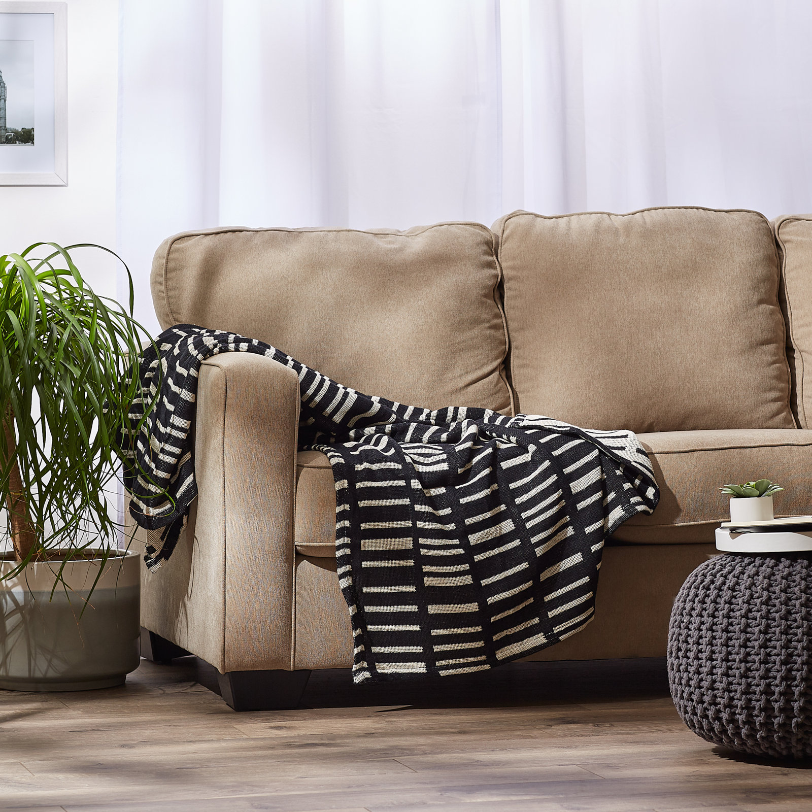 Sori Cotton Hand Woven Throw Blanket, Black