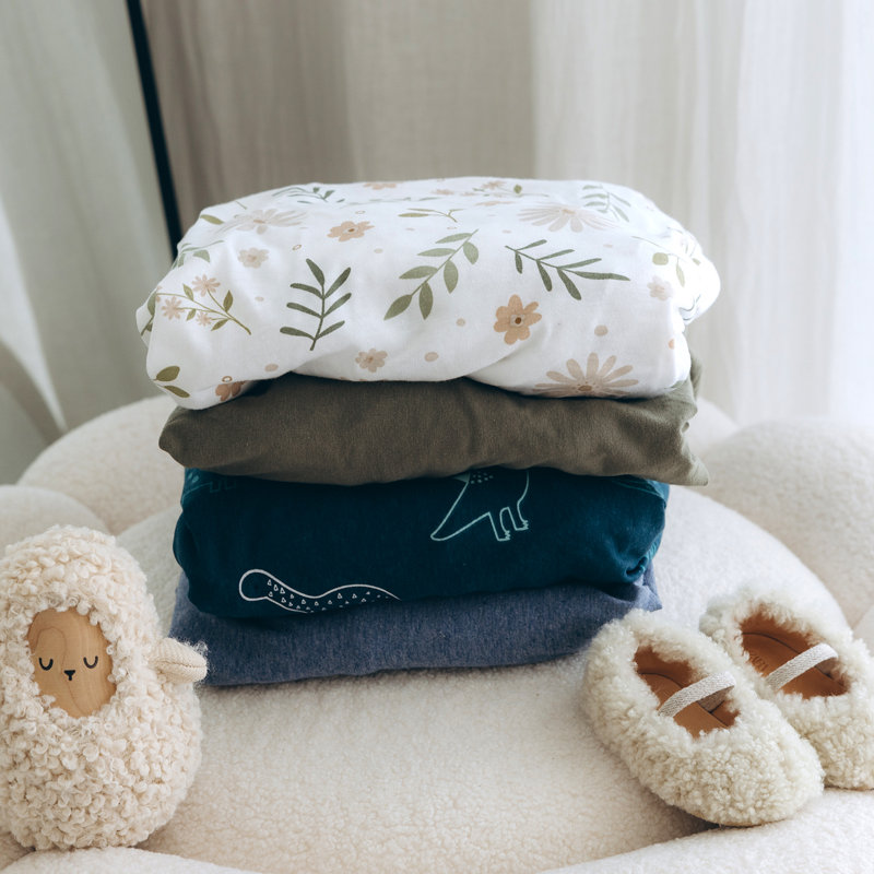 Ensemble de 2 draps pour lit de bébé standard pour garçons et filles, draps-housses en jersey de coton à 100%, drap pour lit de bébé, draps pour lit de tout-petit, drap de matelas pour lit de bébé de 52 po x 28 po | Vert et moutarde