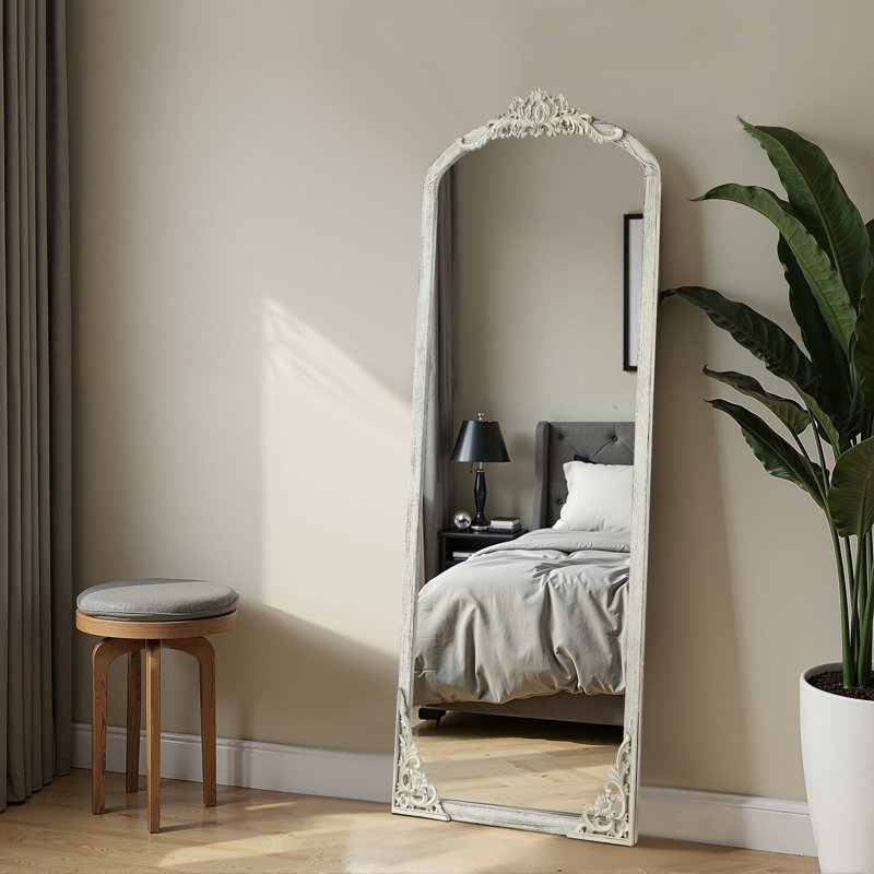 Miroir rétro avec cadre sculpté, Blanc patiné, 64 po x 21 po
