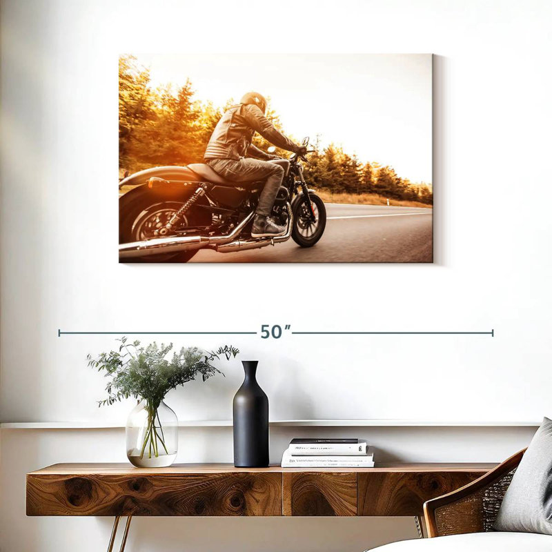 Homme Mehar sur une moto, H 24 po x l 36 po