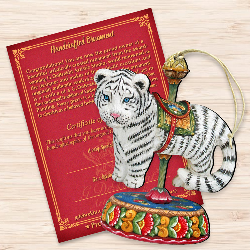 Ornement en bois en forme de noël tiger