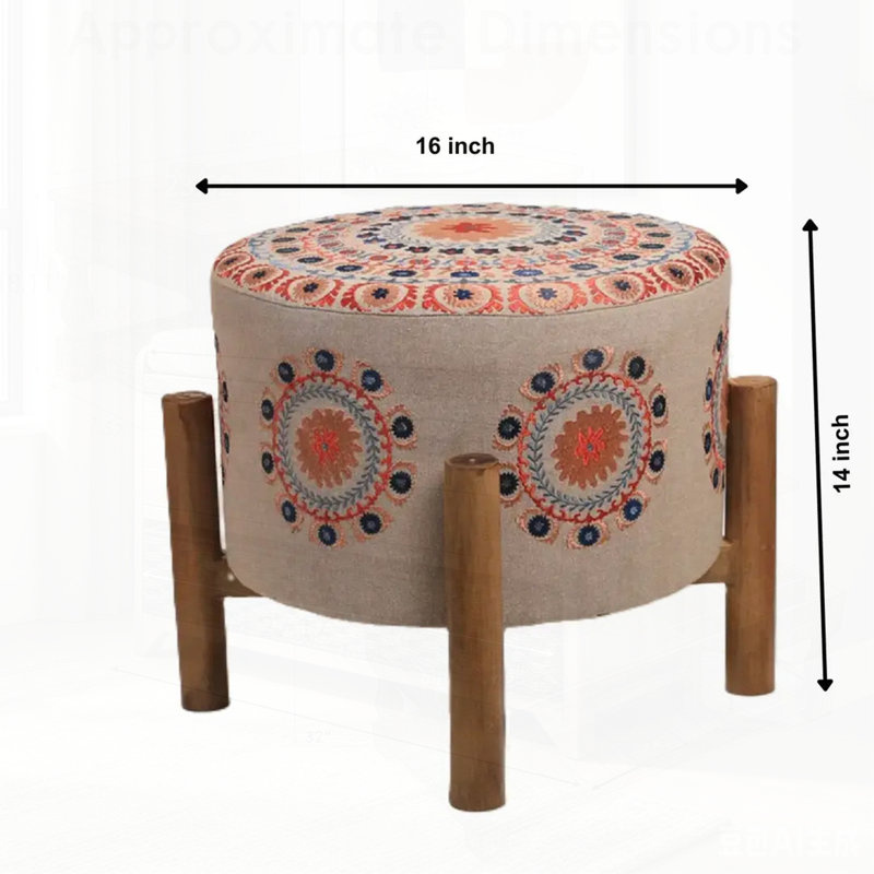 Tabouret brodé en coton Mandala