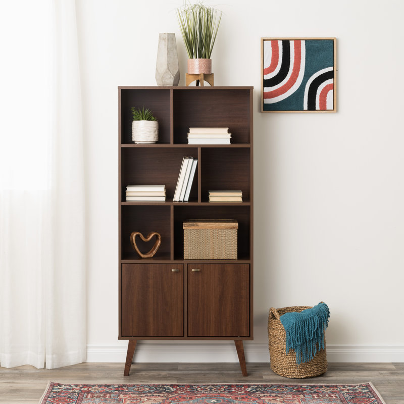 Bibliothèque moderne Breux Guthmar Mid-Century avec six tablettes et deux portes, Cerisier