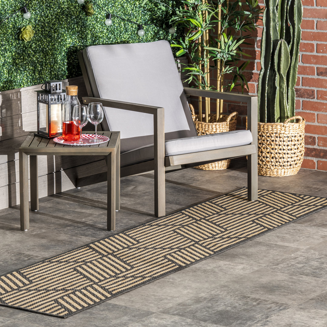 Gouveia Geometric Indoor/Outdoor Area Rug for Living Room Patio Deck Front Porch Kitchen, Charcoal/Ivory Mercury Row® Rug 