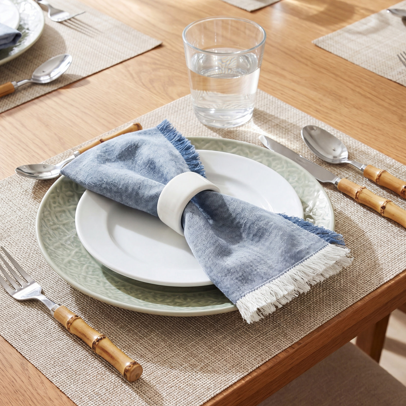 Woven Frayed Chambray Reversible Napkin, Blue
