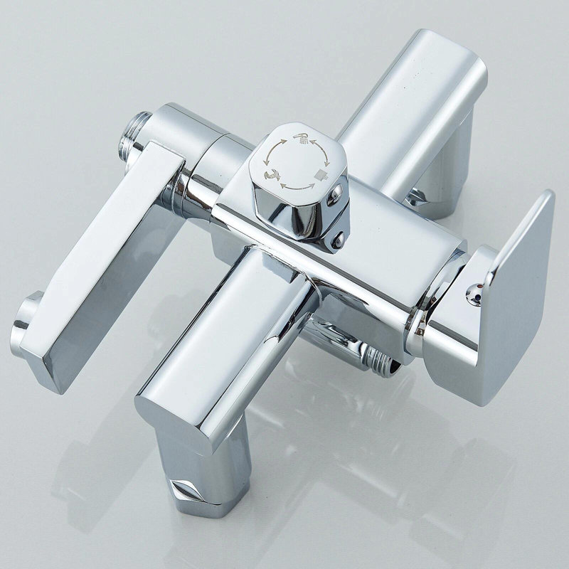 Ensemble de robinets de douche chromés avec douche à main